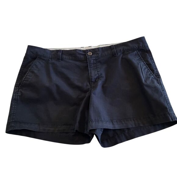 Old Navy Woman's Size 14 Classic Black Cotton Blend Chino Shorts Soft Comfy - Picture 3 of 9